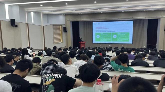 九游體育：五泗《網(wǎng)安行業(yè)認知及職業(yè)規(guī)劃建議》系列講座在育英學(xué)院成功舉辦(圖4)