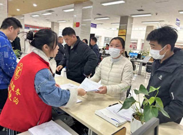 九游體育：扶溝：“四電”賦能政務(wù)服務(wù)實(shí)現(xiàn)證照“不見(jiàn)面辦理”