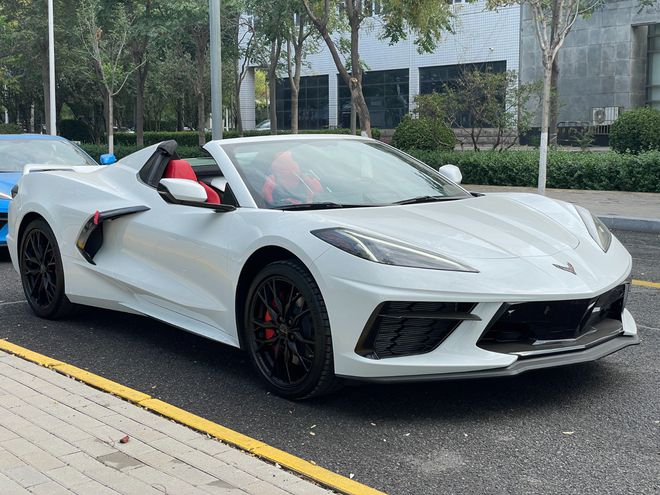 2024款雪佛蘭科爾維特C8現(xiàn)車感受美系超跑獨(dú)具一格的魅力