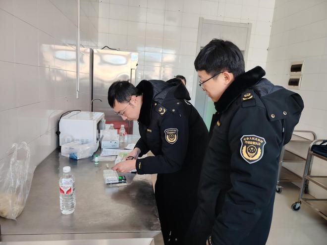 黑龍江省伊春市市場監(jiān)管局友好分局上甘嶺所開展春季校園及周邊食品安全檢查